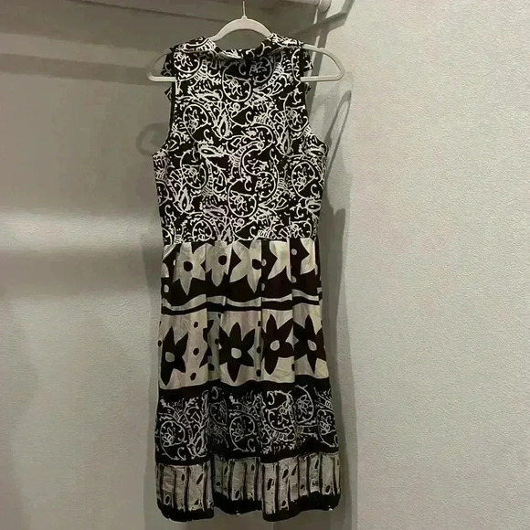 Women’s Brown and Cream Silk Sleeveless Dress Size: 14 - Picture 4 of 5